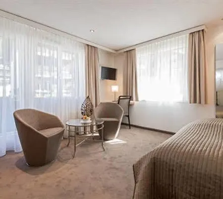 米斯特拉尔高级酒店 酒店